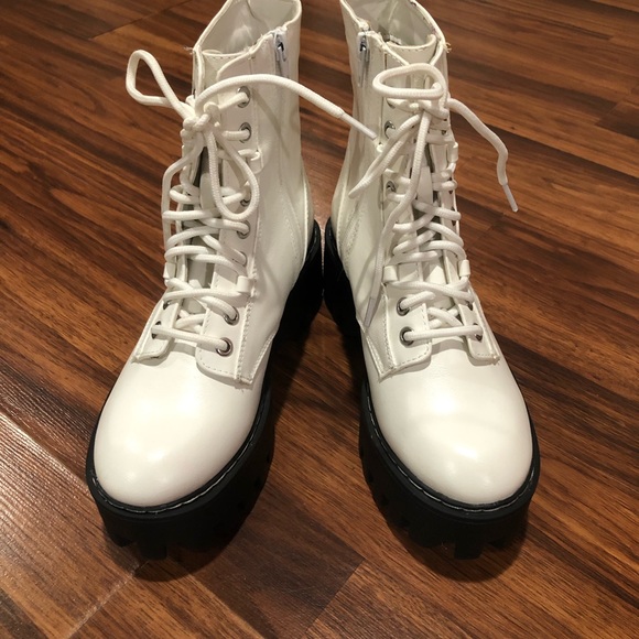 Woman boots - Picture 3 of 4